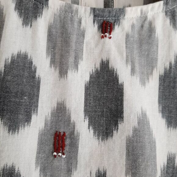 FABINDIA | 100% Cotton Boxy Bead Embroidered Ikat Crop Top Gray Sz M - Picture 6 of 13